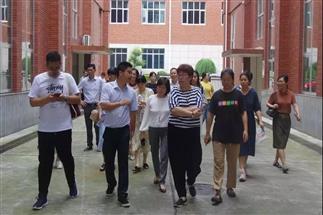 中國人民大學(xué)茶道哲學(xué)研究所湖南茶文化考察團(tuán)一行赴集團(tuán)白沙溪茶廠、益陽茶廠、君山茶業(yè)考察調(diào)研